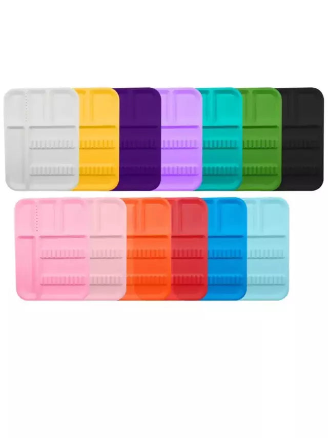 Charola de plastico anclada
