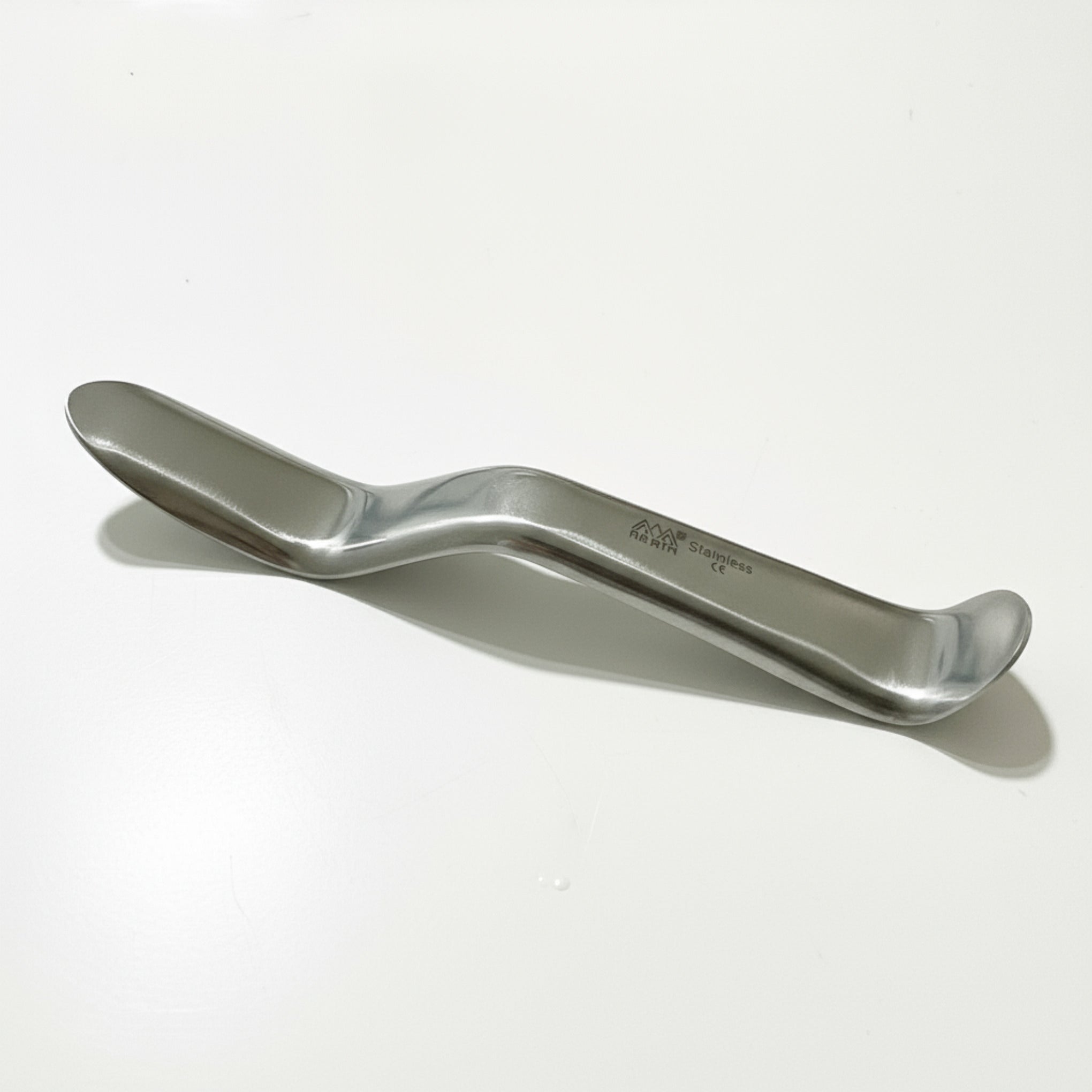 Retractor minesota arain